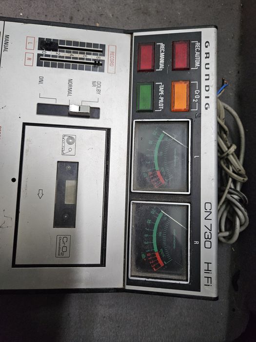 Magnetofon Grundig CN 730