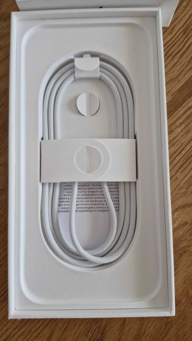 Apple iPhone 16 Pro Max 256 Gb Black Titanium Neverlock Повний комплект, як новий + оригінальні чохли + додаткові захисні стекла, Батарея 95%