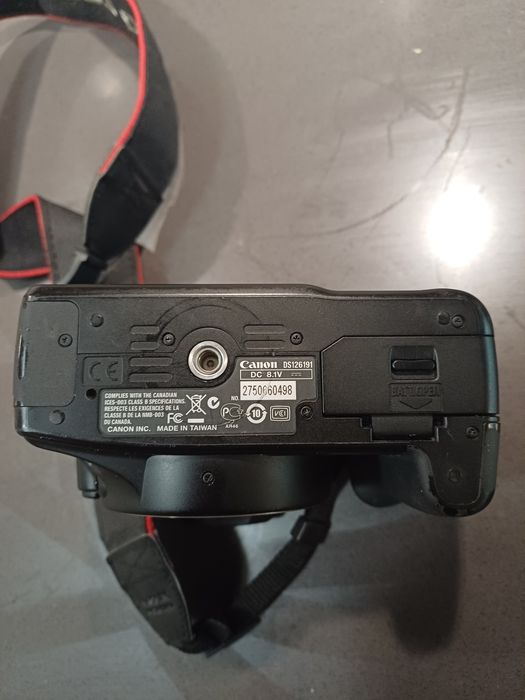 Продам Canon EOS 1000D