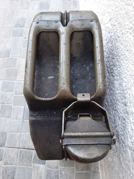 Jerrican militar de combustível