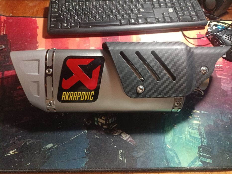 Выхлоп Akrapovic