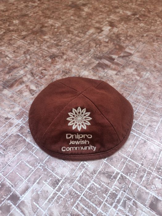 Кипа коричневая новая