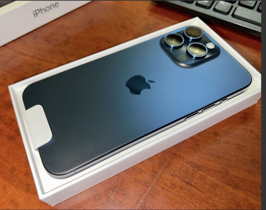 Apple iPhone 15 Pro Max 256GB Azul NOVO sem caixa, c/fatura e garantia