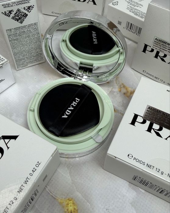 Тональний крем кушон Prada LN 10