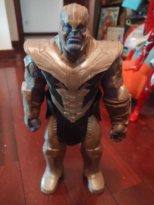 Boneco Thanos - Marvel Avengers Hasbro (30cm)