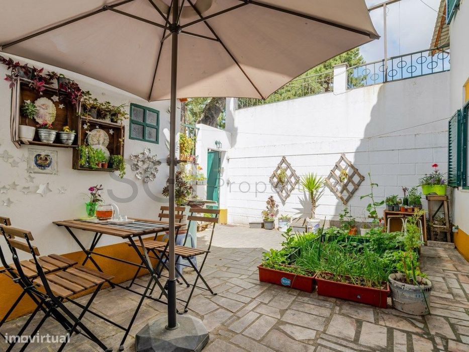 Moradia T4 em Azeitão com Jardim Privado e Barbecue