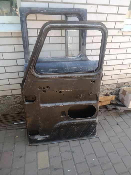 Продам двери ЗИЛ 130 в сборе