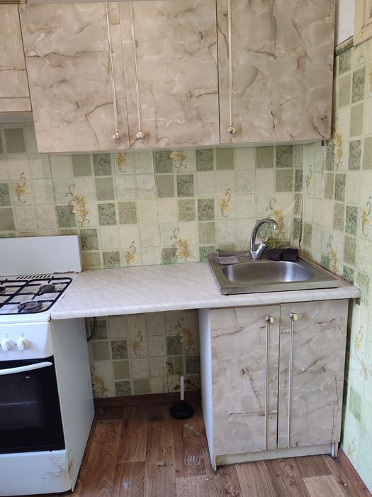 Продам 1/2 часть в  двухкомнатной кв. Ул.Рустави .Осипенковский р-н.