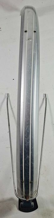 Błotnik tylny pod koło 28 cali 54mm plastikowy z chlapaczem pod dynamo