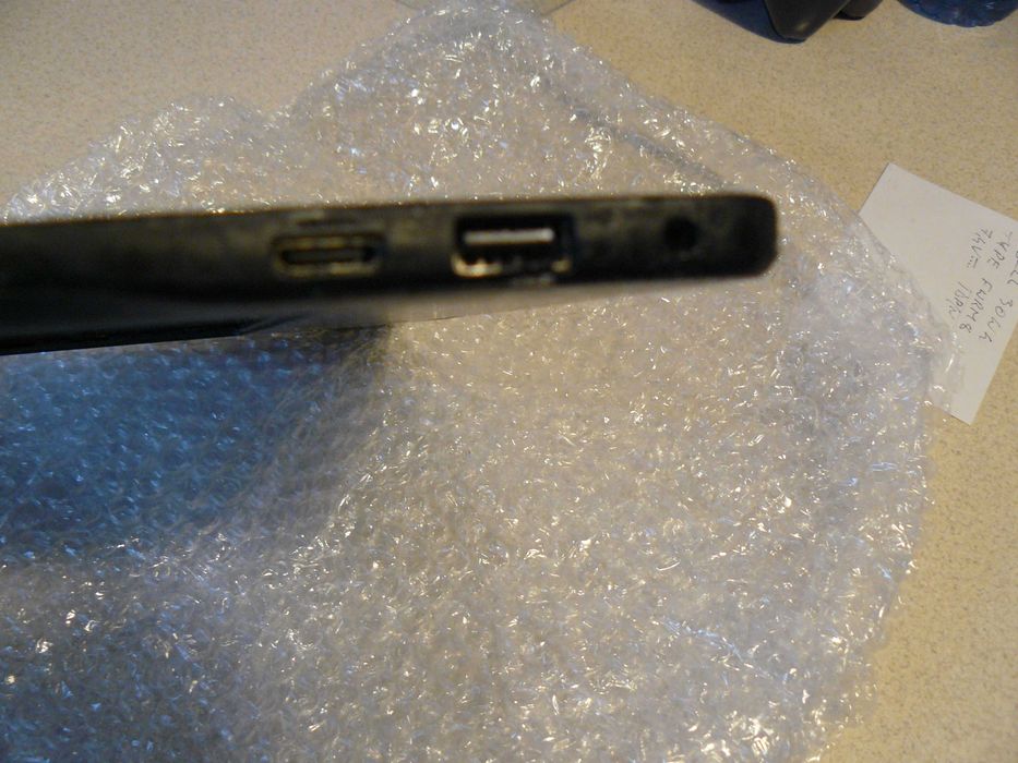 Dell Latitude 10 ST2 - Win8 , Intel Atom 1.8Ghz , 2GB Ram, 64GB eMMC