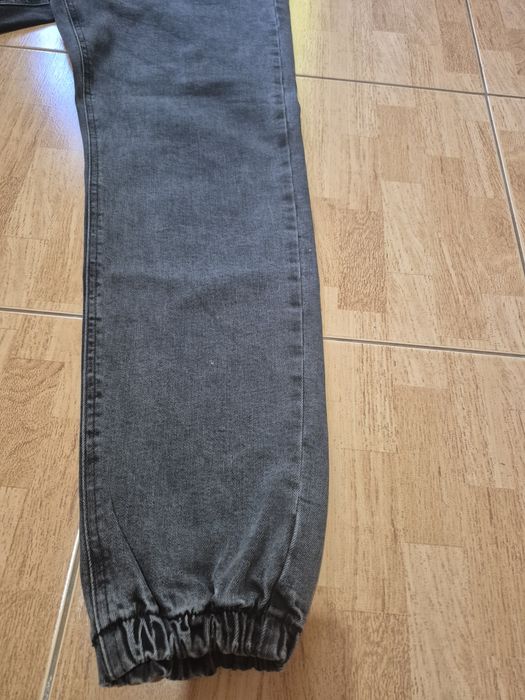 Фірмові Джинси джогери w30