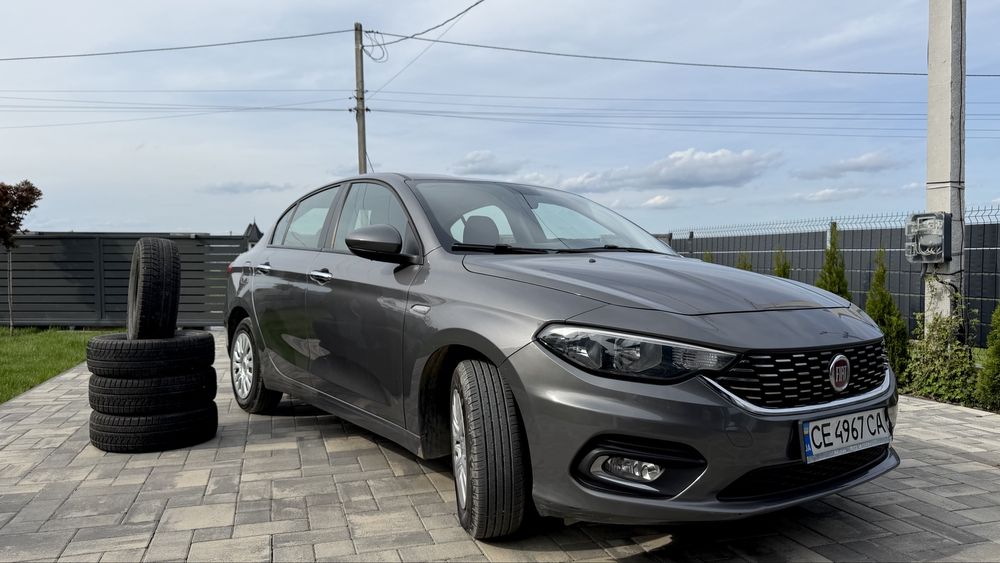 Автомобіль Fiat tipo