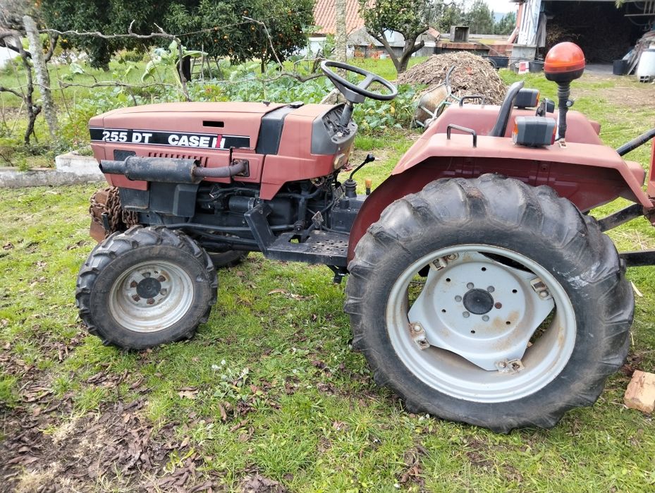 Trator Case 255dt