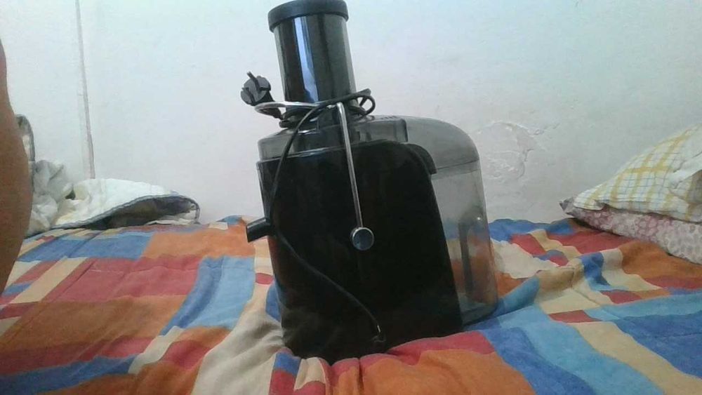 vendo forno/micro-ondas da Sanyo completamente novo por 150 euros e liquidificador por 40 euros
