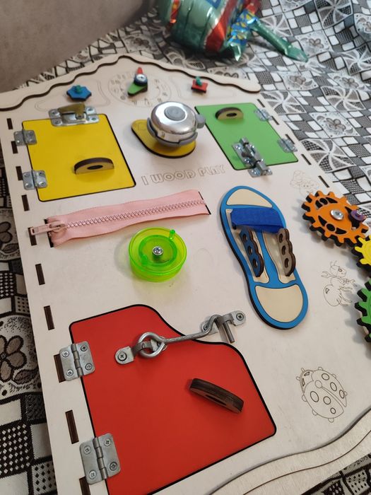 Продам развивающий bizybord