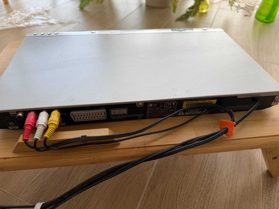 DVD програвач LG DK677X
