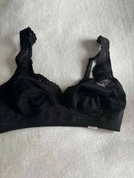 Czarny miekki biustonosz lekki sloggi