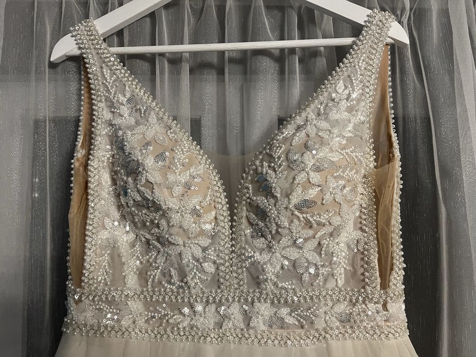 Suknia ślubna błyszcząca