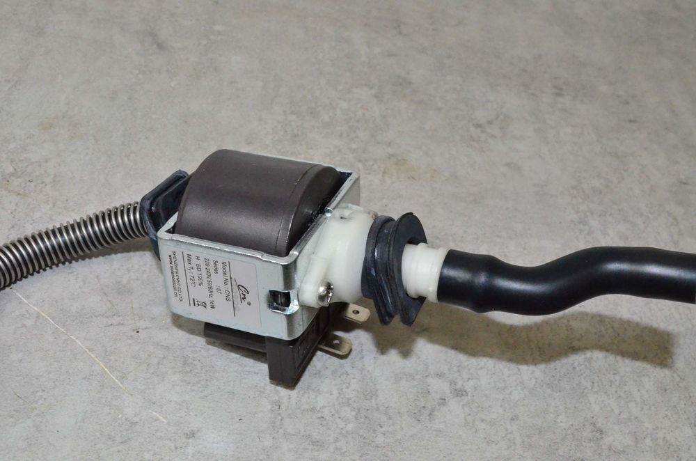 Pompa grzałki do szczotki do odkurzacz pionowy Bissell 3517N