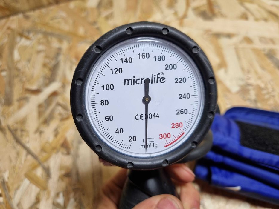 Тонометр Microlife BP AG1-40