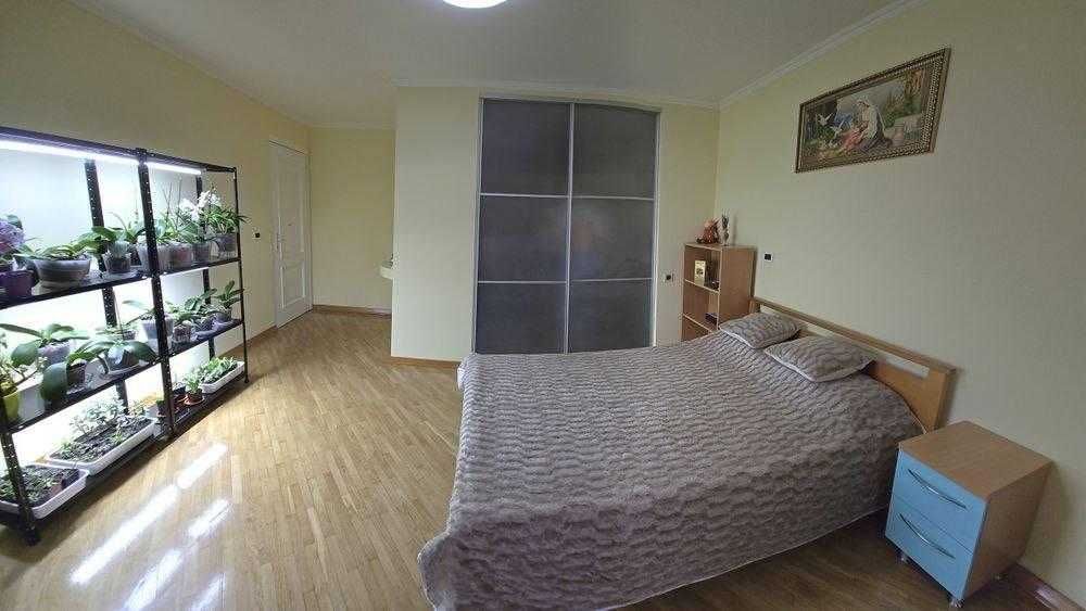 Продам 2-к квартиру 75 кв.м з ремонтом, 3/10 пов., Ботанічний провулок (3-337-254 ОФ)