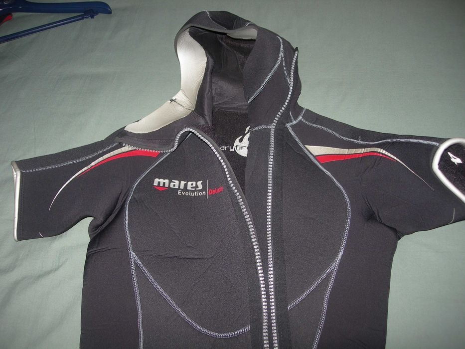 Fato neoprene de mergulho ou pesca submarina.