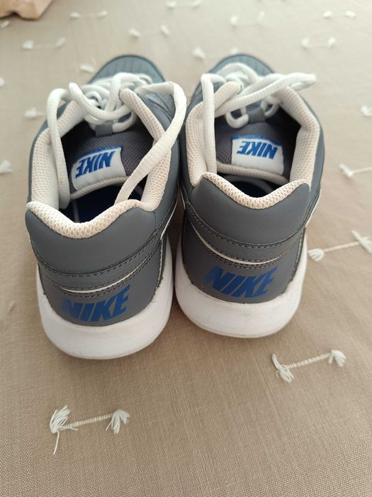 Tênis Nike City Court 7