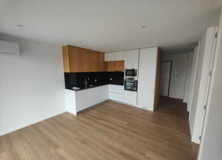 Alugo Apartamento vila nova de Gaia