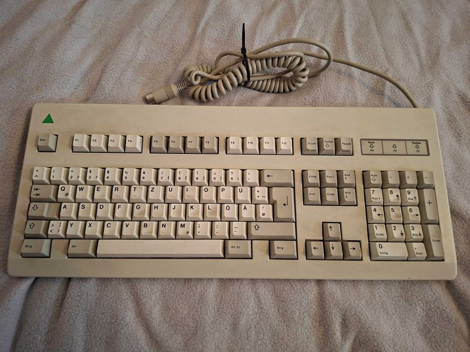 stara retro klawiatrua Cherry