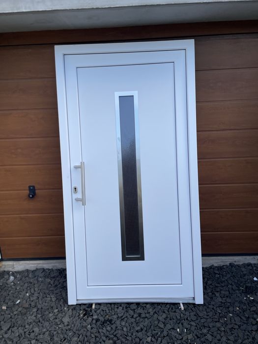 Продам двері вхідні