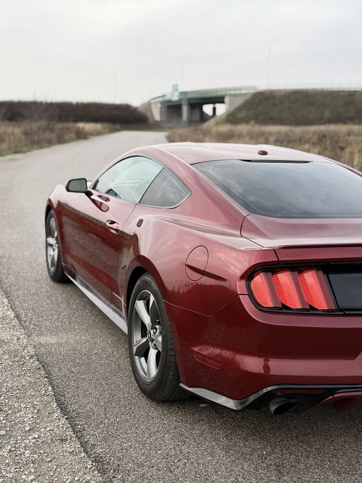 Продам Ford Mustang 2.3 Premium 2016