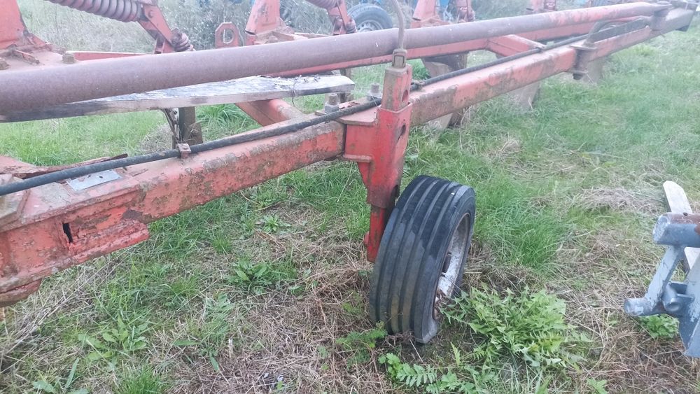 Плуг унія UNIA 5 корпусів