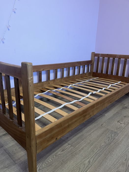 Ліжко односпальне