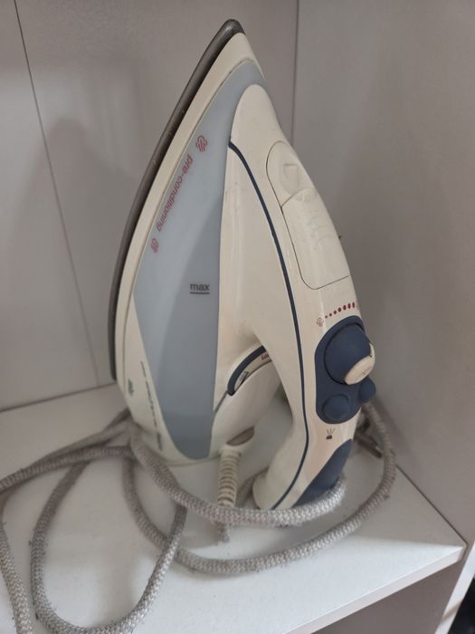 Ferro de passar a vapor