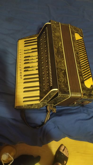 Продам акардеон Німецький