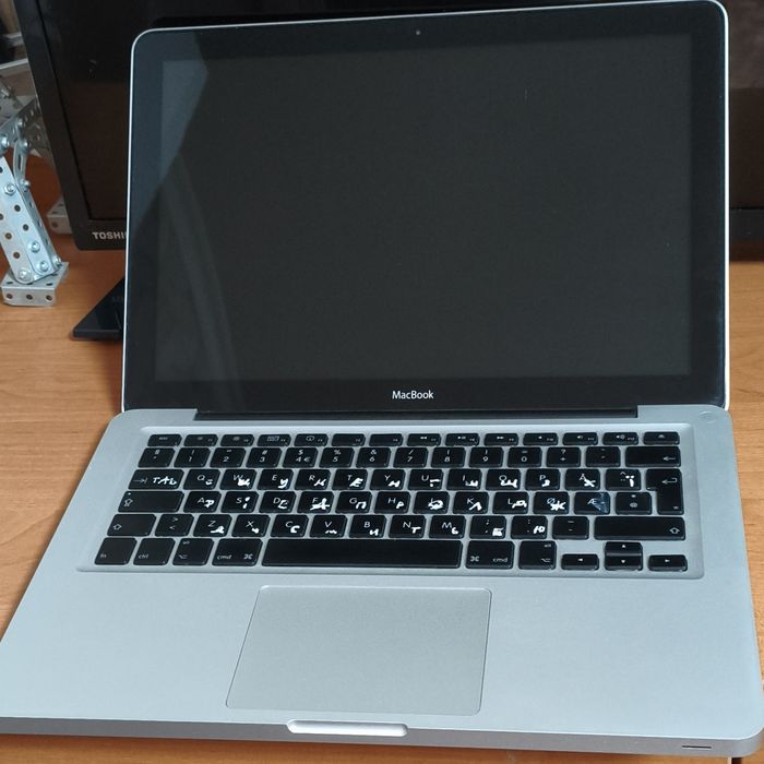 MacBook 13дюймів
