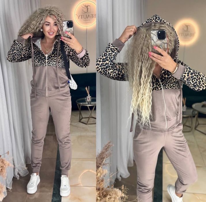 Костюм велюровий