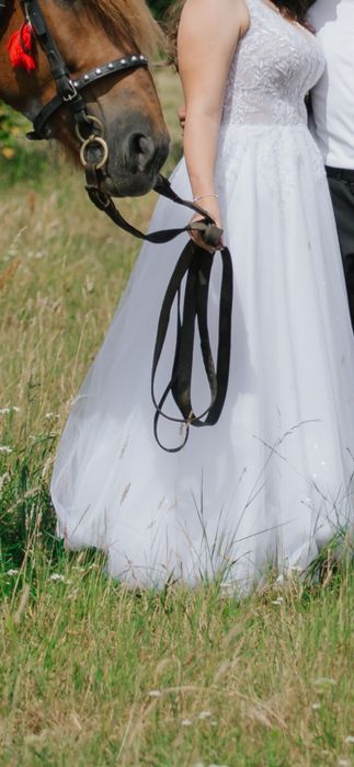 Sprzedam suknię ślubną i 2 welony