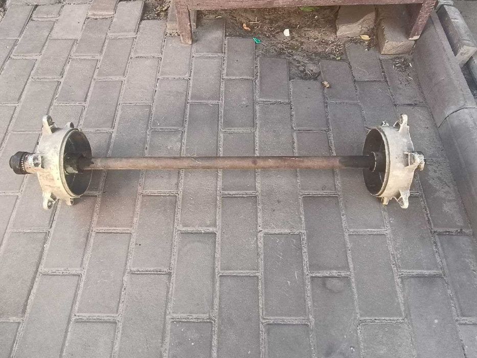Ось зі ступіцами