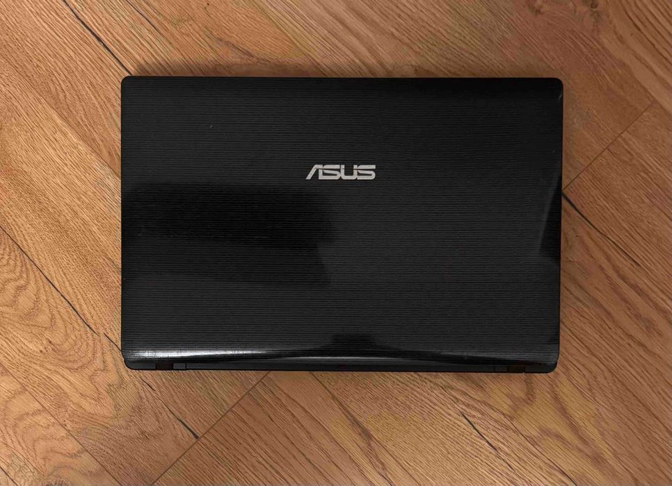 Ігровий ноутбук  Asus  супер тонкий та сучасний  8 г, 4-ядра, i3, ссд, 440г, відео 4 г , новий акумулятор ( до 6 годин)