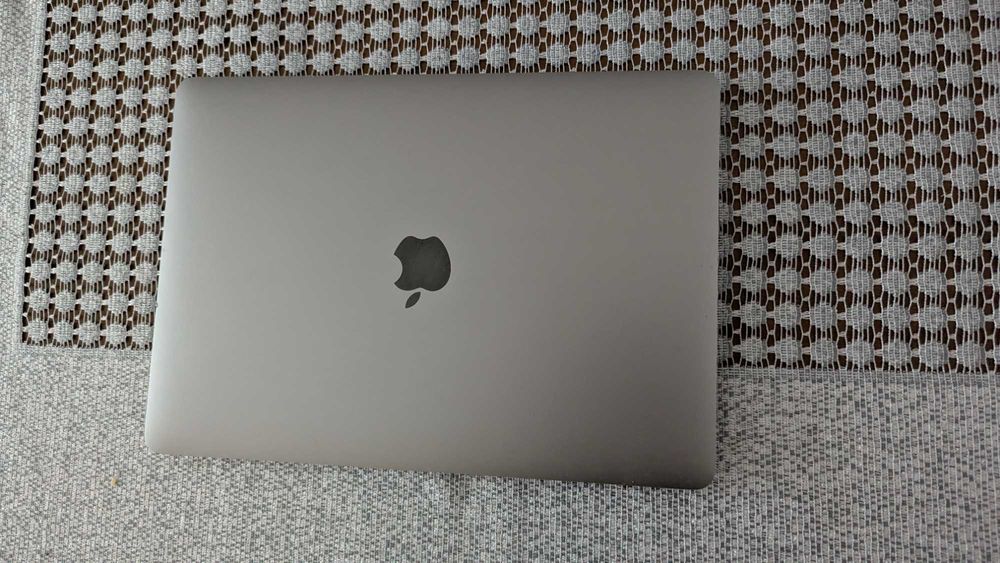 Macbook Pro M1 a2338 13-calowy, M1, 2020 r 8gb 256gb