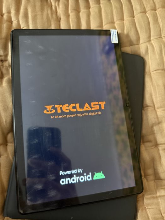 Планшет (в заводській плівці)