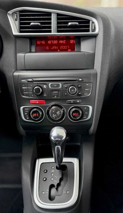 Citroen C4 Official 2011