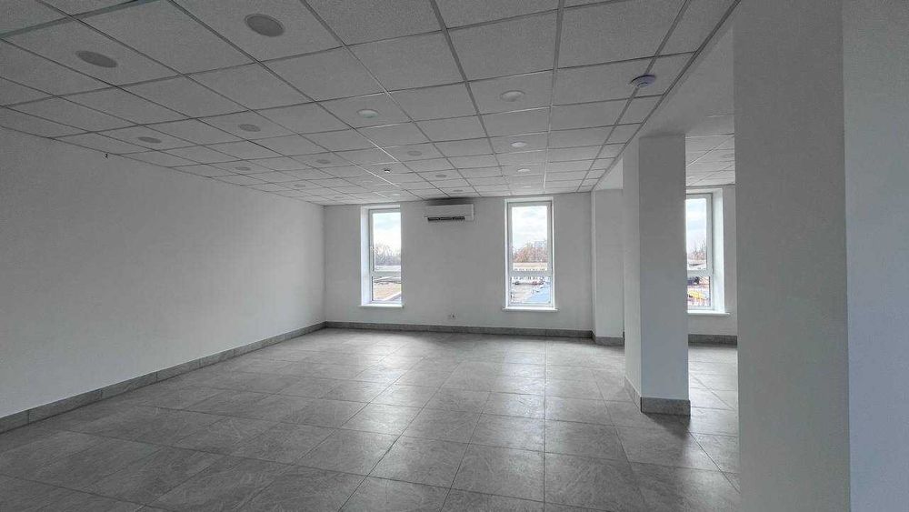 Оренда окремого приміщення 400 м2 вул. Мазепи 52