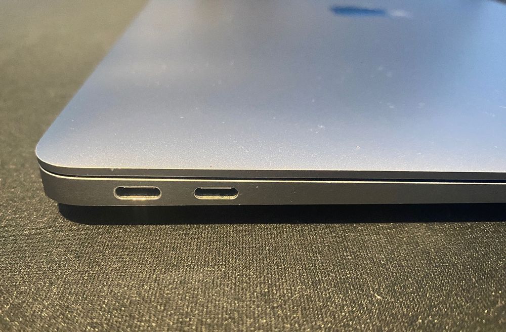 Ноутбук Apple MacBook Air 13” M1 (8GB / 256GB, Space Gray)