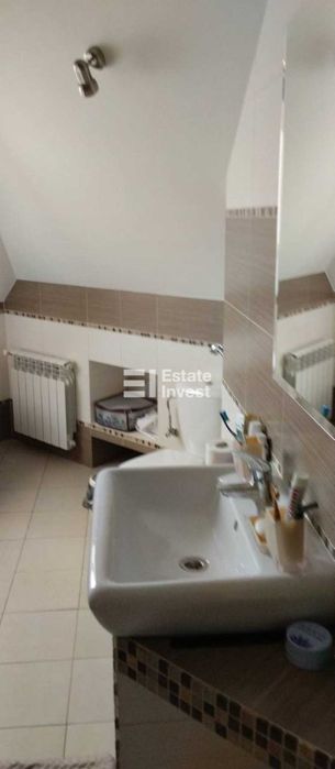 Продаж двоповерхового будинку 200 м² на доглянутій ділянці 12 соток, село Лютіж