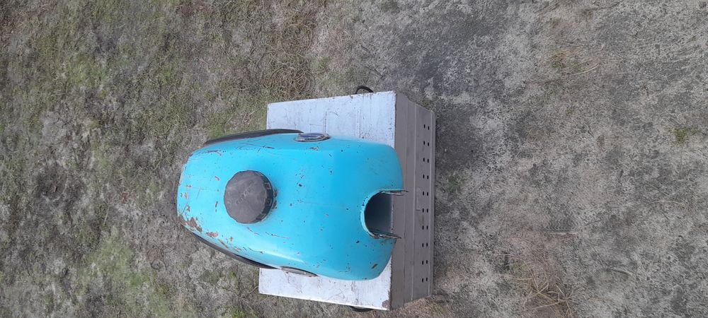 Продам бак з кришкою та передній блотнік мотоцикла иж