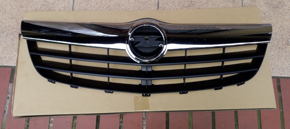 OPEL AGILA 2008 - kratka w zderzak komplet