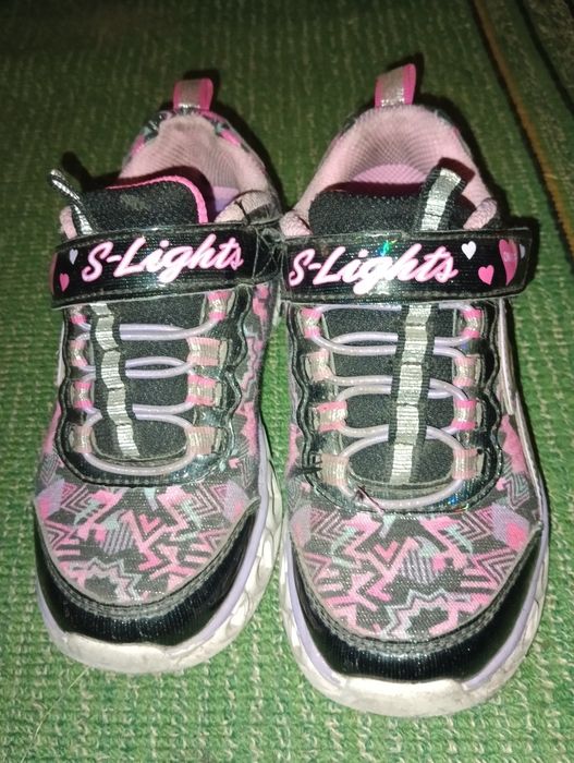 Продам крассовки 27р