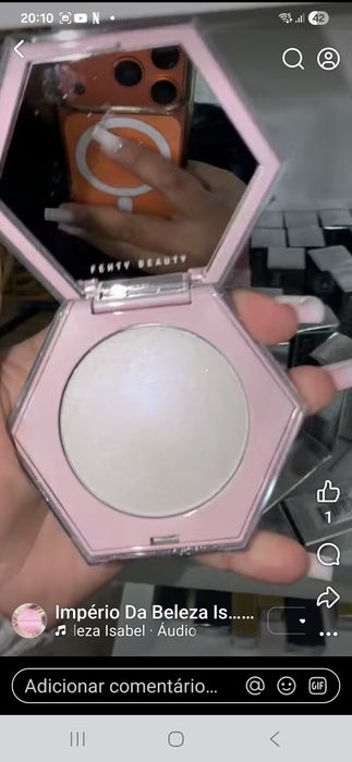 Iluminador da Fenty beauty e cremes reafirmantes que corrige as rugas